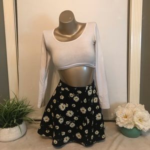 WHITE LONG SLEEVE CROP TOP